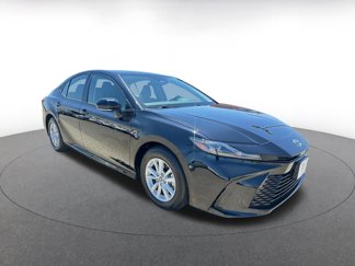 Used 2025 Toyota Camry LE image 1