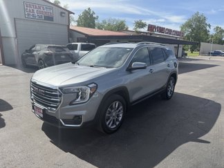 Used 2024 GMC Terrain SLT image 1
