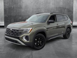New 2025 Volkswagen Atlas Peak Edition SE image 1