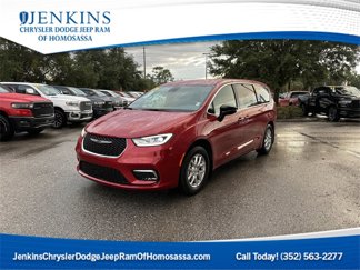 New 2026 Chrysler Pacifica Select image 1