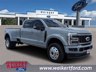 Certified 2025 Ford F450 Platinum w/ FX4 Off-Road Package image 1