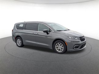 Used 2023 Chrysler Pacifica Touring-L image 1