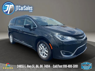 Used 2020 Chrysler Pacifica Touring-L image 1