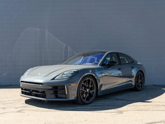 New 2025 Porsche Panamera 4 image 1