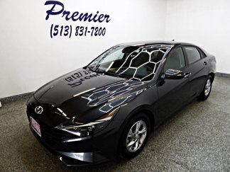 Used 2021 Hyundai Elantra SE image 1