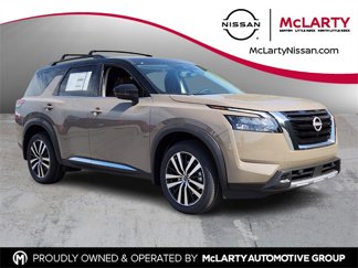 New 2025 Nissan Pathfinder Platinum image 1