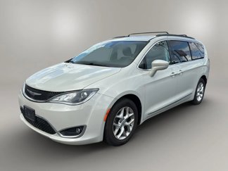 Used 2017 Chrysler Pacifica Touring-L w/ Tire & Wheel Group image 1