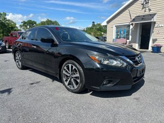 Used 2017 Nissan Altima 2.5 SR w/ LED Appearance Package image 1