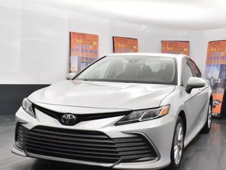 Used 2024 Toyota Camry LE image 1