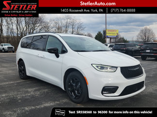 New 2025 Chrysler Pacifica Premium image 1