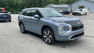 New 2025 Mitsubishi Outlander SEL image 1
