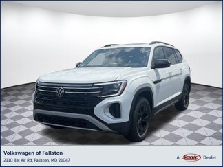 New 2025 Volkswagen Atlas Peak Edition SE image 1