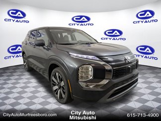New 2025 Mitsubishi Outlander SE image 1