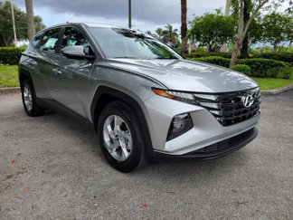 Used 2024 Hyundai Tucson SE image 1