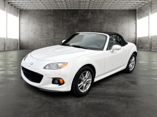 Used 2015 MAZDA MX-5 Miata Sport image 1