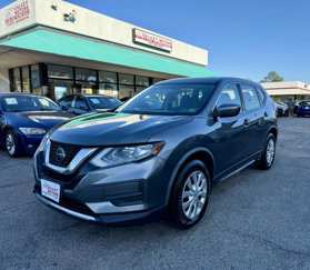 Used 2018 Nissan Rogue S image 1