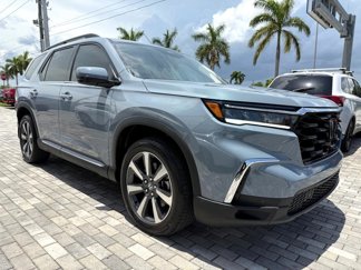 Used 2025 Honda Pilot Touring image 1