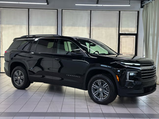 New 2025 Chevrolet Traverse LT image 1