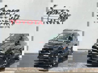 Used 2024 Toyota Highlander XLE image 1