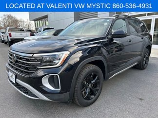 Certified 2024 Volkswagen Atlas Peak Edition SE image 1