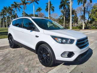 Used 2019 Ford Escape SE image 1