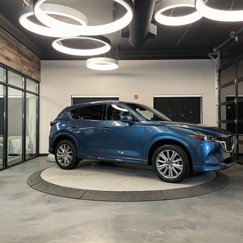 Used 2023 MAZDA CX-5 Signature image 1