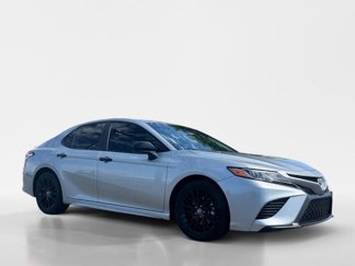 Used 2020 Toyota Camry SE w/ Carpet Mat Package image 1