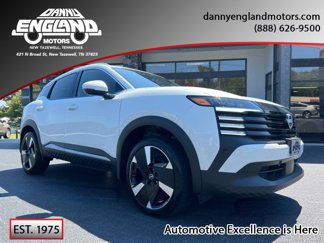 Used 2025 Nissan Kicks SR image 1