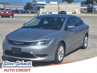Used 2015 Chrysler 200 Limited w/ Convenience Group image 1