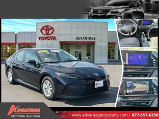 Used 2025 Toyota Camry LE image 1