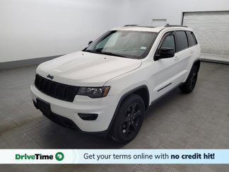Used 2019 Jeep Grand Cherokee Laredo image 1