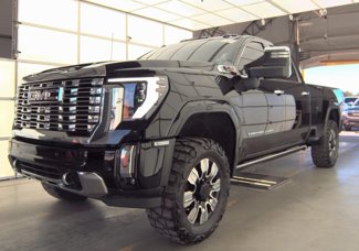 Used 2024 GMC Sierra 2500 Denali w/ Denali Reserve Package image 1