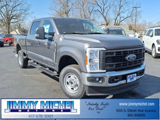 New 2025 Ford F250 4x4 Crew Cab Super Duty image 1