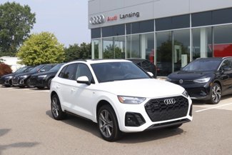 Used 2025 Audi Q5 2.0T Premium w/ Convenience Plus Package image 1