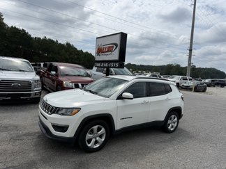 Used 2021 Jeep Compass Latitude image 1
