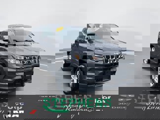 Used 2023 Jeep Compass Sport image 1
