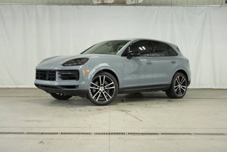 Used 2024 Porsche Cayenne image 1