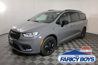 New 2025 Chrysler Pacifica Premium image 1