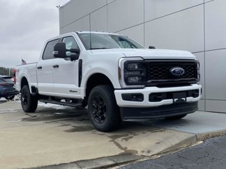 New 2025 Ford F250 4x4 Crew Cab Super Duty image 1