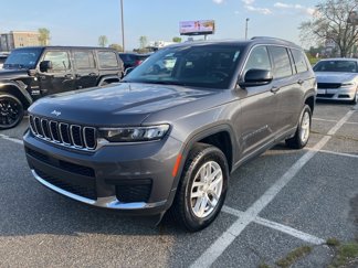 Used 2023 Jeep Grand Cherokee L Laredo image 1