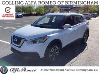 Used 2018 Nissan Kicks SV image 1