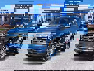New 2025 Chevrolet Suburban Premier image 1