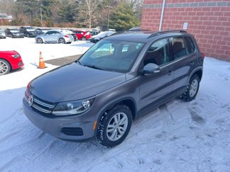 Used 2015 Volkswagen Tiguan S image 1