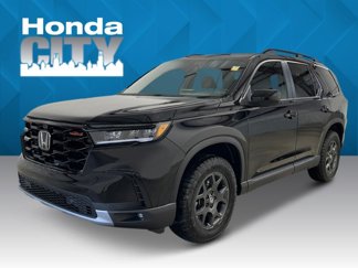 New 2025 Honda Pilot TrailSport image 1