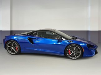 Used 2025 McLaren Artura Spider image 1