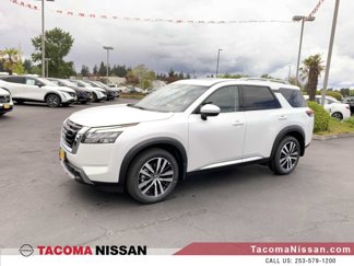New 2025 Nissan Pathfinder Platinum image 1