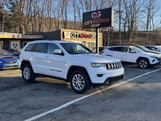Used 2021 Jeep Grand Cherokee Laredo image 1
