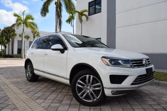 Used 2015 Volkswagen Touareg TDI image 1