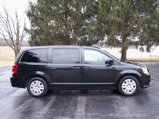 Used 2019 Dodge Grand Caravan SE image 1