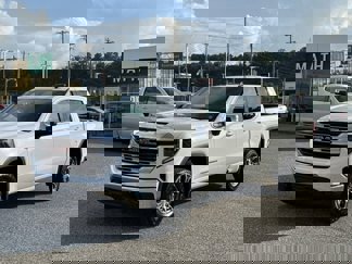 New 2026 GMC Sierra 1500 SLE image 1